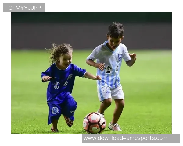 足球婚姻：在绿茵场上谱写爱的旋律与人生的交响曲